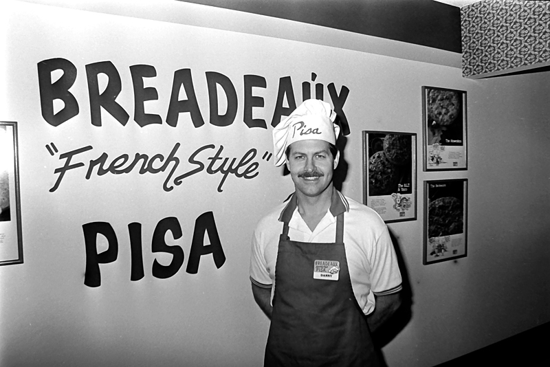 1993: Breadeaux Pisa a Popular Restaurant in Gallatin