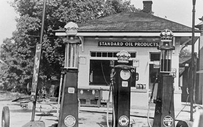 Standard Oil Service Station in Gallatin, MO