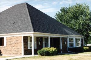 Medical Offices of Dr. Larry Dickinson in Gallatin, MO 2000