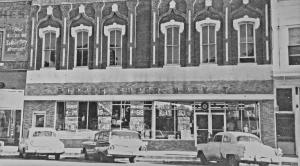 Place's Super Market of Gallatin, MO