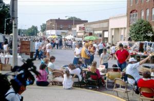 Buyers Busy During Flea Market 1987