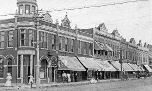 North Main Street - East Side Gallatin Square