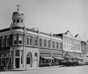 East Side of Gallatin Business Square